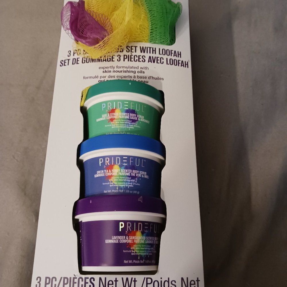 NWT! PRIDEFUL Body Care Set (Scrubs & Loofah's)